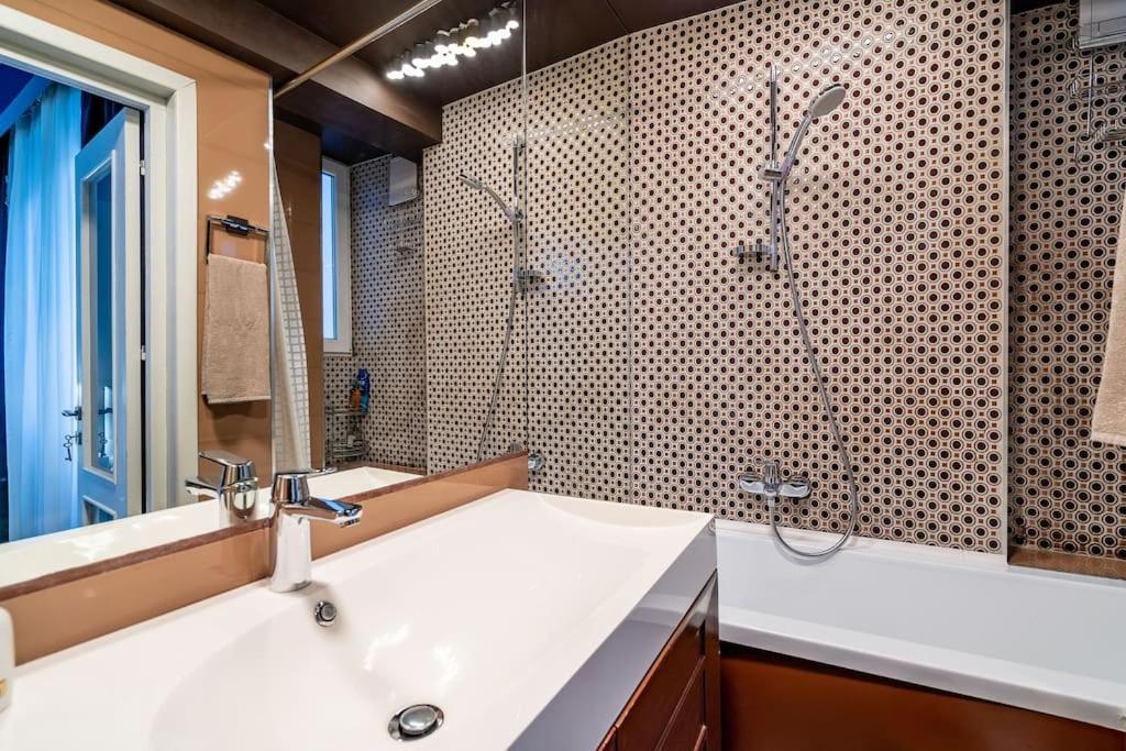 Modern - Central Apartment Bukarest Exterior foto